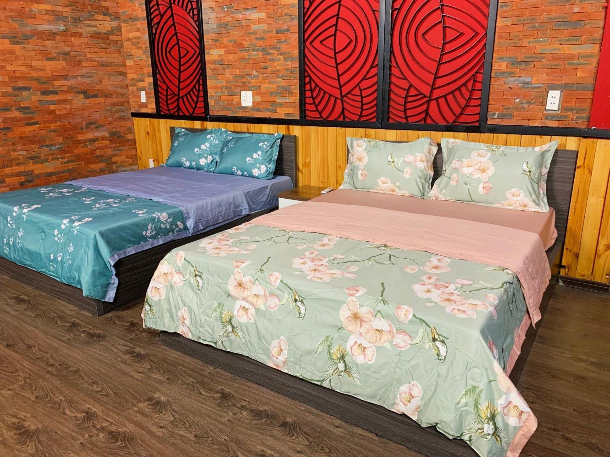 Desi Dera Hotel Danang Exterior photo